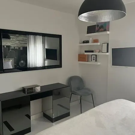 아파트 Luxe Flat With Private Garage,teracce *