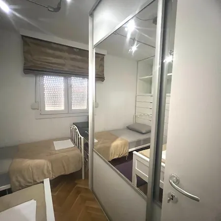 Luxe Flat With Private Garage,teracce