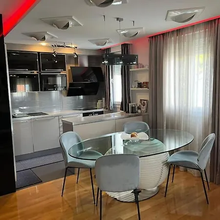 公寓 Luxe Flat With Private Garage,teracce *