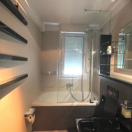 Luxe Flat With Private Garage,teracce *